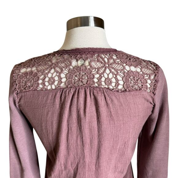 Gimmicks BKE Waffle Knit‎ Crochet Detail Top Women’s Size XS - Picture 4 of 10